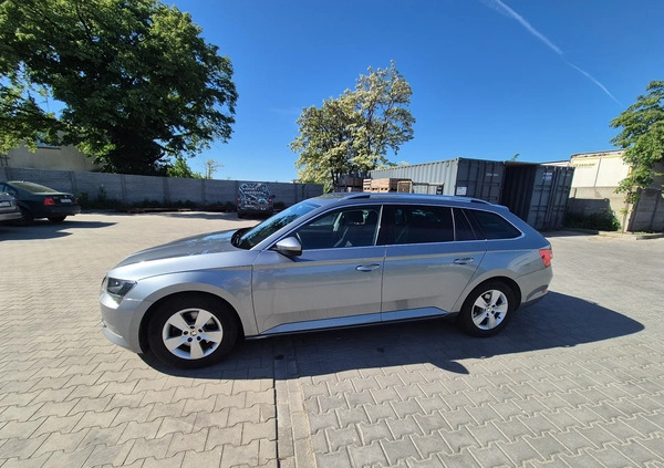 Skoda Superb cena 65000 przebieg: 145000, rok produkcji 2015 z Przysucha małe 154